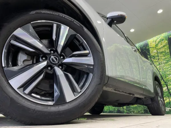 Nissan X-Trail 1.5 G e-4ORCE 4WD ProPilot Sunroof Genuine 12.3-inch Navi Full-Seg LED Headlights Genuine 19-inch AW Power Rear Gate BOSE 360 Camera Roof Rails Smart Key (Brilliant Silver (M)) — photo 9