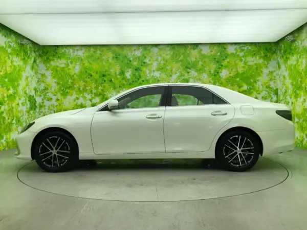 2019 Toyota Mark  X — photo 2