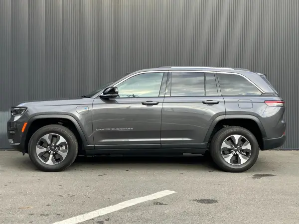 Jeep Grand Cherokee Limited 4xe 4WD Former Demo Car Seat Cooler Seat Heater Genuine Navigation Leather Seats Power Seats Power Rear Gate LED Headlights Front Side Rear Camera Surround View Camera (Gray) — photo 8