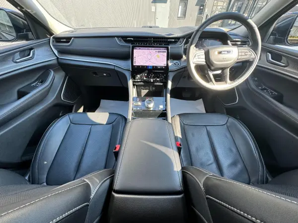 2023 Jeep Grand Cherokee — photo 2