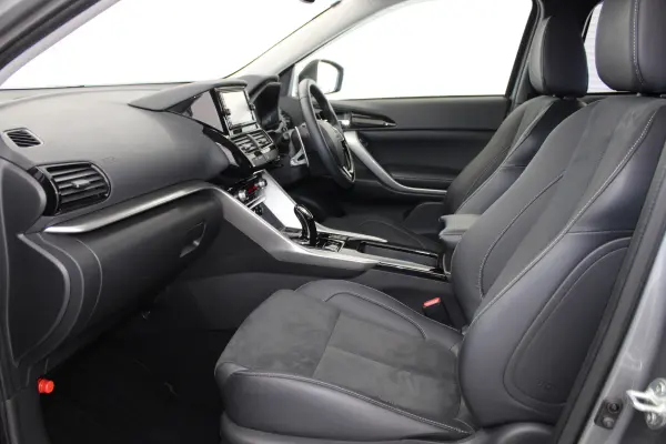 Mitsubishi Eclipse Cross PHEV 2.4 G 4WD Memory Navigation Back Camera Smart Key (Gun Metallic) — photo 7