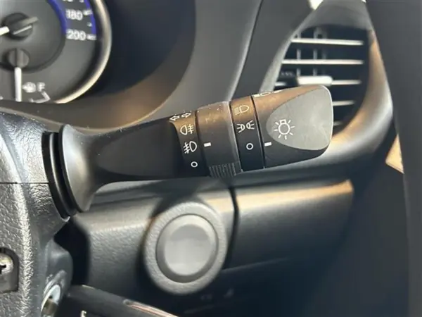 Toyota Hilux 2.4 X Diesel Turbo 4WD Cold Weather Package Genuine Memory Navigation Full-Seg TV Backup Camera Rear Diff Lock 18-inch AW Mud Flaps Tonneau Cover Auto Lights Front/Rear Fog Lamps Steering Switch Keyless Key ETC Onboard Unit One Owner (Crimson Spark Red Metallic) — photo 8