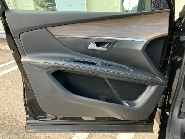 Peugeot 5008 GT Certified Used Car Leather Seats Sunroof Apple CarPlay Adaptive Cruise Control Blind Spot Monitor Steering Paddle Shifters Seat Heater Seat Memory Wireless Charger ETC Onboard Unit (Perla Nera Black) — photo 9