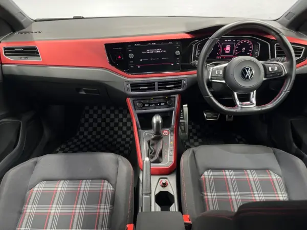 2021 Volkswagen Polo — photo 2