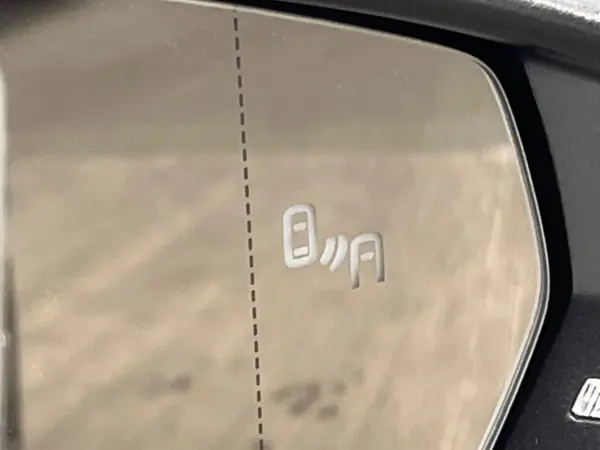 Volkswagen Polo GTI DiscoverMedia Package Safety Package Technology Package Adaptive Cruise Control Rear View Camera Pre-Crash Brake System Smart Entry Non-Smoking (Pure White) — photo 7