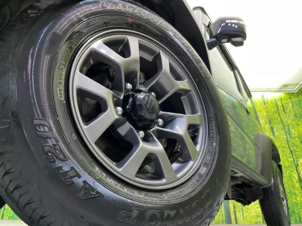 Suzuki Jimny Sierra 1.5 JC 4WD with Back Camera, Suzuki Safety Support, Non-Smoking, Seat Heater, Corner Sensor, Smart Key, LED Headlights, 9-inch Display Audio, Cruise Control, Genuine 15-inch Alloy Wheels, Lane Departure Warning (Medium Gray) — photo 9