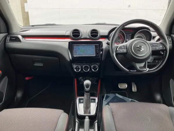 2019 Suzuki Swift — photo 2