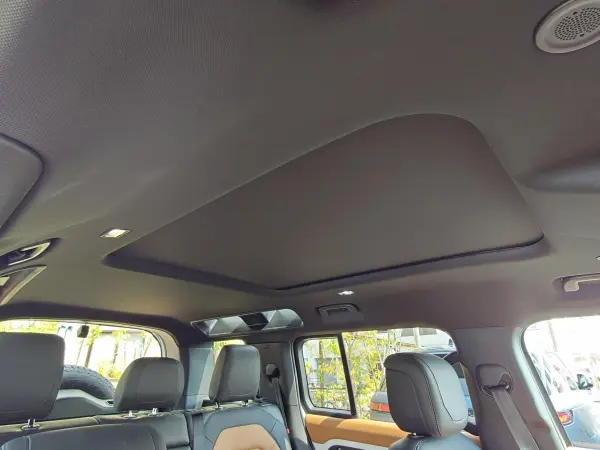 Land Rover Defender 110 X Dynamic HSE 3.0L D300 Diesel Turbo 4WD Certified Used Car 1 Owner MERIDIAN Air Suspension Side Steps Panoramic Sliding Roof Seat Heater (F/R) Seat Cooler (R) Memory Power Seat Digital Meter Genuine Drive Recorder 20-inch AW (White) — photo 8