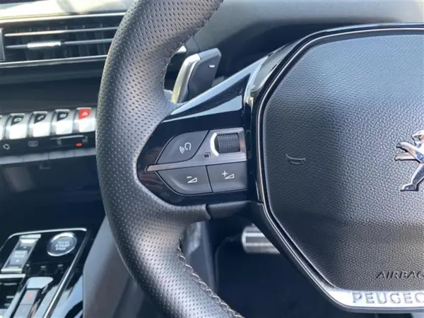 Peugeot 3008GT Executive Edition Leather Seats Sunroof (Gray) — photo 8