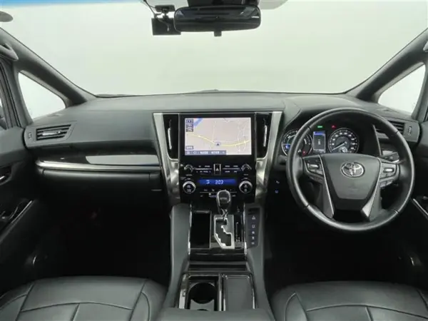 2021 Toyota Alphard — photo 2