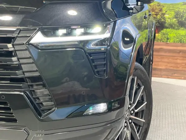 Lexus GX550 Version L 4WD Panorama Roof Mark Levinson Side Steps Genuine 14-inch Navigation 360-Degree Camera Brown & Black Leather Seats Genuine 22-inch AW Triple LED Headlights Digital Mirror Collision Mitigation Radar Cruise 7-Seater Power Seats (Graphite Black Glass Flake) — photo 8