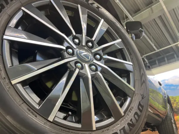 Lexus GX550 Version L 4WD Panorama Roof Mark Levinson Side Steps Genuine 14-inch Navigation 360-Degree Camera Brown & Black Leather Seats Genuine 22-inch AW Triple LED Headlights Digital Mirror Collision Mitigation Radar Cruise 7-Seater Power Seats (Graphite Black Glass Flake) — photo 9