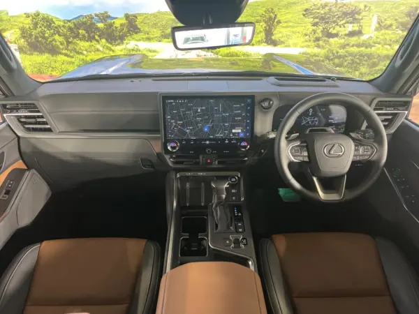 2025 Lexus Gx — photo 2