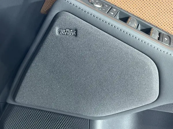 2025 Lexus Gx — photo 3