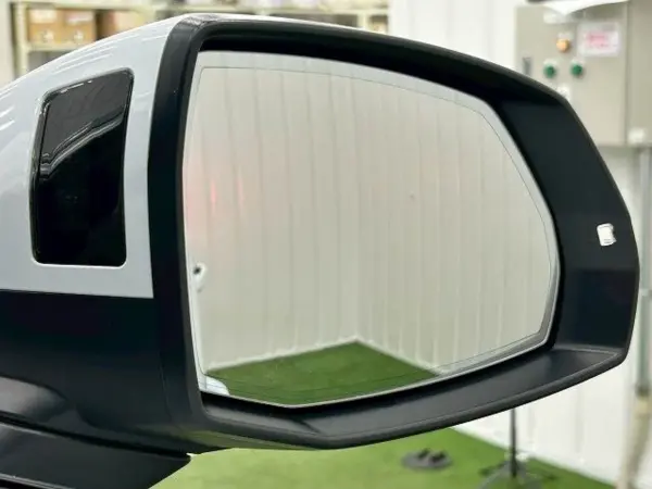 Audi Q5 40 TDI Quattro S Line Diesel Turbo 4WD Options: 20in Alloy Wheels/Apple CarPlay/360 Camera/Virtual Cockpit/Seat Heaters/Seat Memory/Clearance Sonar/Parking Assist/Radar Cruise/Blind Spot Monitor/Power Tailgate/Dash Cam (Glacier White Metallic) — photo 8