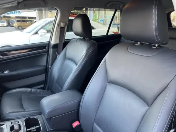 Subaru Legacy Outback 2.5 Limited 4WD — photo 9