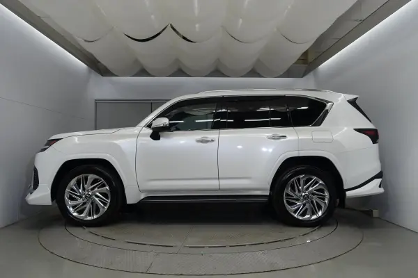 2023 Lexus Lx — photo 3