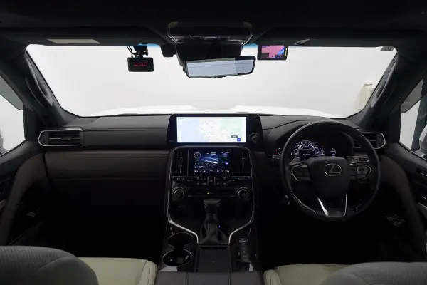 Lexus LX600 4WD Mark Levinson Rear Seat Entertainment System (Sonic Quartz) — photo 8