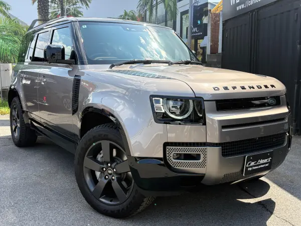 2022 Landrover Defender — photo 1