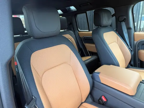 2022 Landrover Defender — photo 9 | Tuminion Kenya
