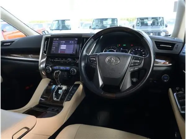 2023 Toyota Alphard — photo 2