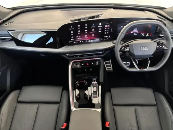 2025 Audi Q5 — photo 2