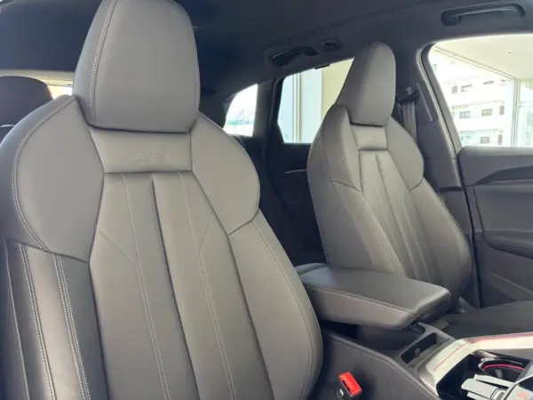 Audi Q5 TDI Quattro 150kW Advanced S Line Package Diesel Turbo 4WD S Line Package Lighting Package Alloy Wheels 5 Double Spoke Graphite Grey Polished Leather/Artificial Leather S Black Certified Used Car (Glacier White M) — photo 8