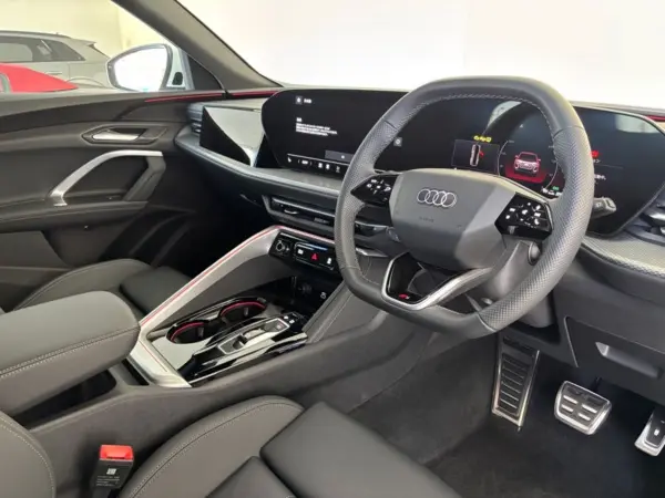 Audi Q5 TDI Quattro 150kW Advanced S Line Package Diesel Turbo 4WD S Line Package Lighting Package Alloy Wheels 5 Double Spoke Graphite Grey Polished Leather/Artificial Leather S Black Certified Used Car (Glacier White M) — photo 9