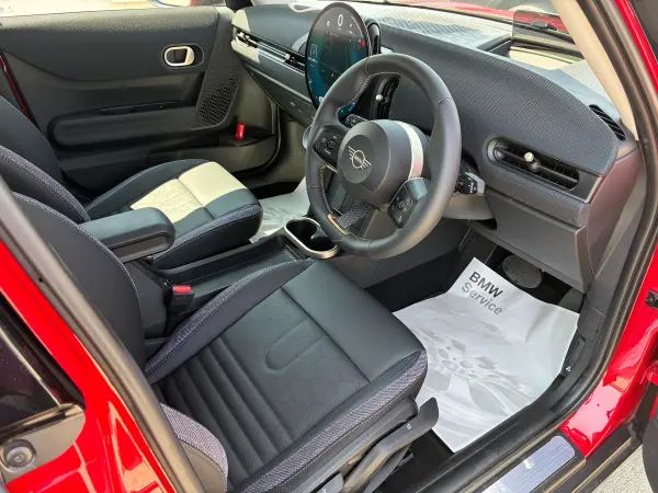 Mini Cooper C 5-door DCT Vescin Cross Combination Seats Seat Heater Memory Function Electric Power Seats Bluetooth Audio Apple CarPlay Ambient Light Head-up Display 17-inch Aluminum Alloy Wheels Power Rear Gate (Chili Red II) — photo 9