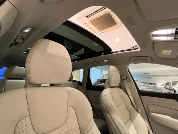 2023 Volvo Xc60 — photo 3