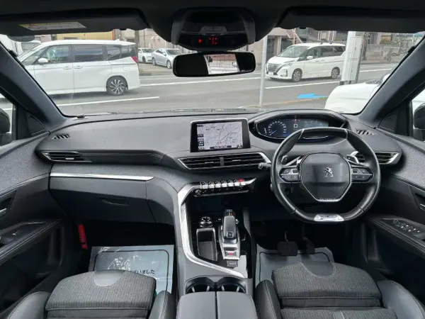 2021 Peugeot 5008 — photo 2