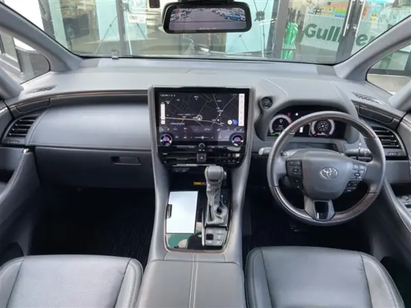 2024 Toyota Alphard — photo 2