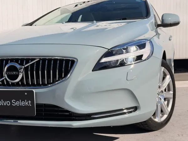 2020 Volvo V40 — photo 3