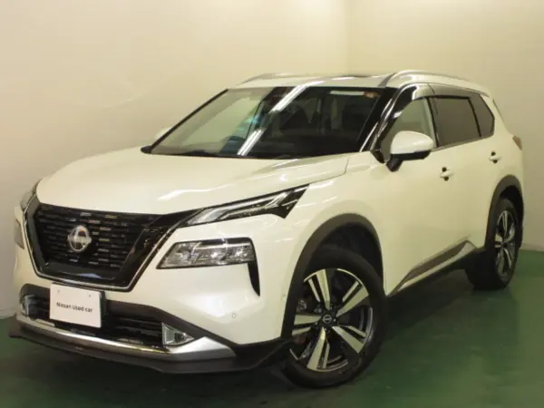 Nissan X-Trail 1.5 G e-4ORCE 4WD (Pearl White) — thumbnail 1