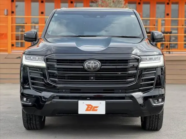 Toyota Land Cruiser 300 3.3 ZX Diesel Turbo 4WD Non-Smoking, with Inspection and Maintenance, JBL T-Connect Navigation, Rear Entertainment, Moonroof, S-Sense, Leather Seats, Surround View Camera, Digital Inner Mirror, Seat Heaters, Ventilation, Steering Heater, HUD, BSM, Adaptive High Beam, Genuine 20-inch AW (Black) — photo 9