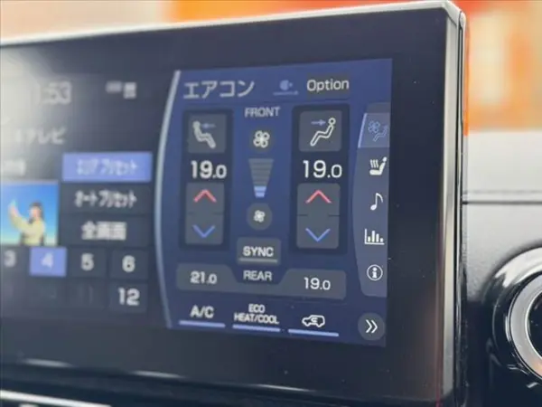 Toyota Land Cruiser 300 3.3 ZX Diesel Turbo 4WD Non-Smoking, with Inspection and Maintenance, JBL T-Connect Navigation, Rear Entertainment, Moonroof, S-Sense, Leather Seats, Surround View Camera, Digital Inner Mirror, Seat Heaters, Ventilation, Steering Heater, HUD, BSM, Adaptive High Beam, Genuine 20-inch AW (Black) — photo 7