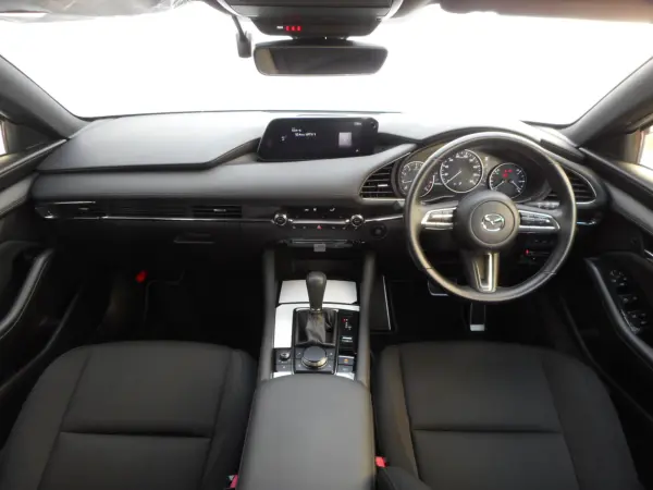 2021 Mazda 3 Fastback — photo 3