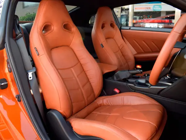 2020 Nissan Gt-r — photo 2