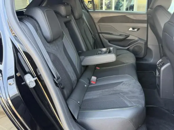 Peugeot 308 GT Hybrid Mild Hybrid New Warranty Inherited (Perla Nera Black) — photo 9