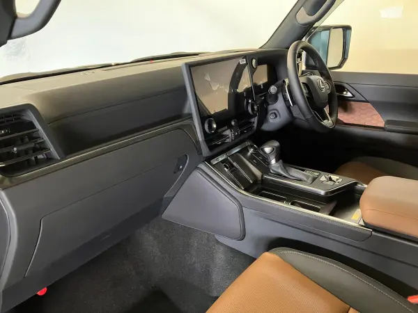 2025 Lexus Gx — photo 3