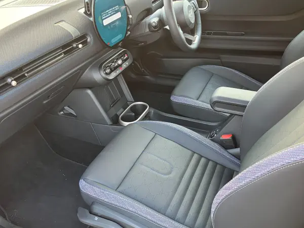 2025 Mini Cooper — photo 2