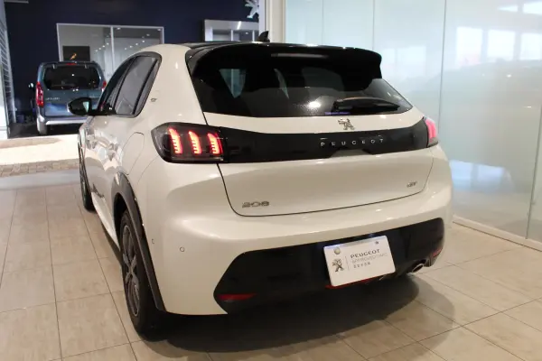 2022 Peugeot 208 — photo 3