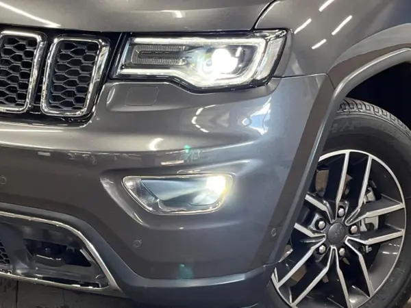 Jeep Grand Cherokee Limited (without air suspension) 4WD Genuine Navigation Digital Terrestrial Leather Seats Back & Side & Front Camera Seat Heater & Ventilation ALPINE Premium Sound Power Seat HID Headlamp Power Back Door Bluetooth (Granite Crystal Metallic Clear Coat) — photo 8