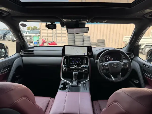 2022 Lexus Lx — photo 2