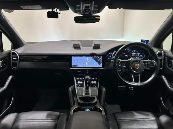 2018 Porsche Cayenne — photo 2 | Tuminion Kenya