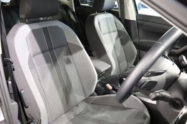 Volkswagen Polo TSI Highline (Black) — photo 7