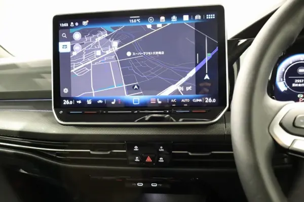 Volkswagen Golf eTSI Style — photo 9