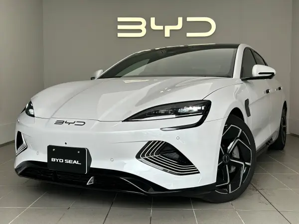 BYD Seal AWD (Aurora White)