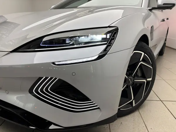 BYD Seal AWD - Our Showroom Demo Car - Certified Used - Genuine Navigation - Alloy Wheels - Rear Camera - Genuine Leather Seats - Blind Spot Monitor - Around View Monitor (Shark Gray) — photo 8