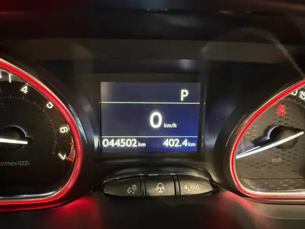 Peugeot 2008 GT Line Black Pack — photo 7